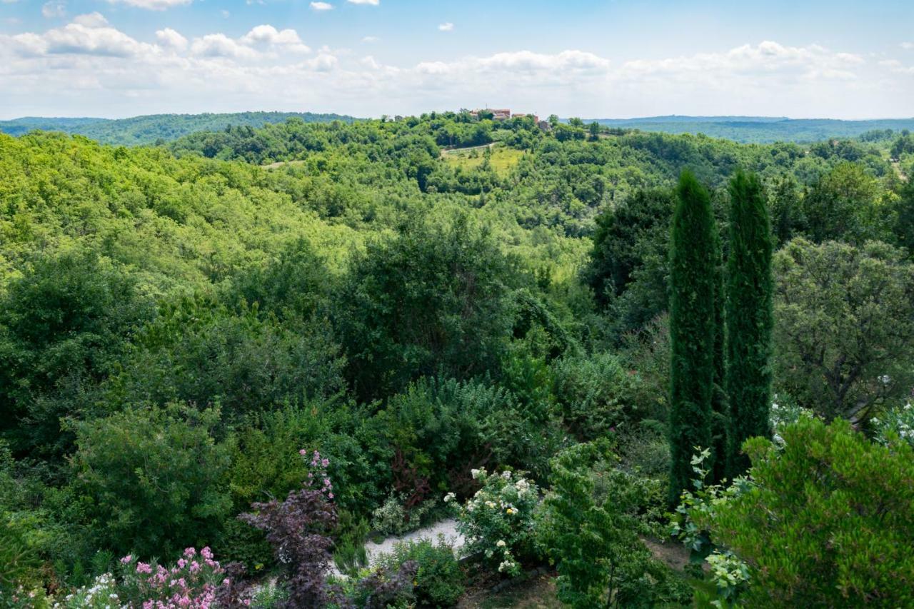 L'Abbraccio Della Quercia Daire Momjan Dış mekan fotoğraf